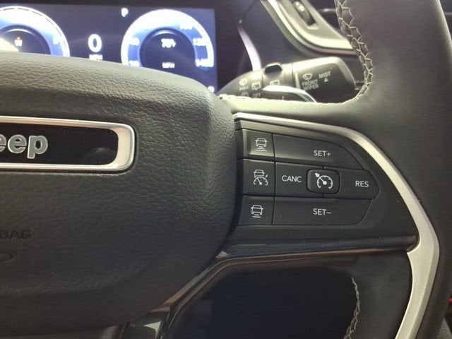2023 Jeep Grand Cherokee L Altitude 4x2