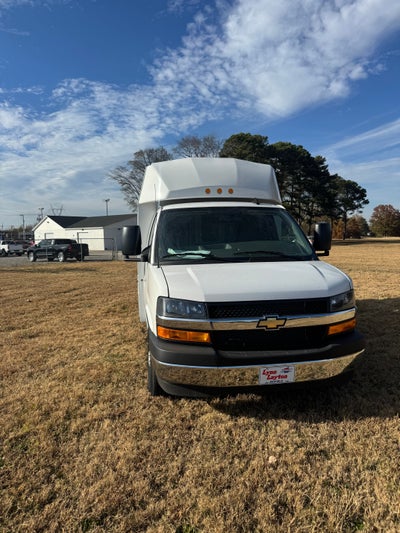2025 Chevrolet Express Cutaway 3500 1WT