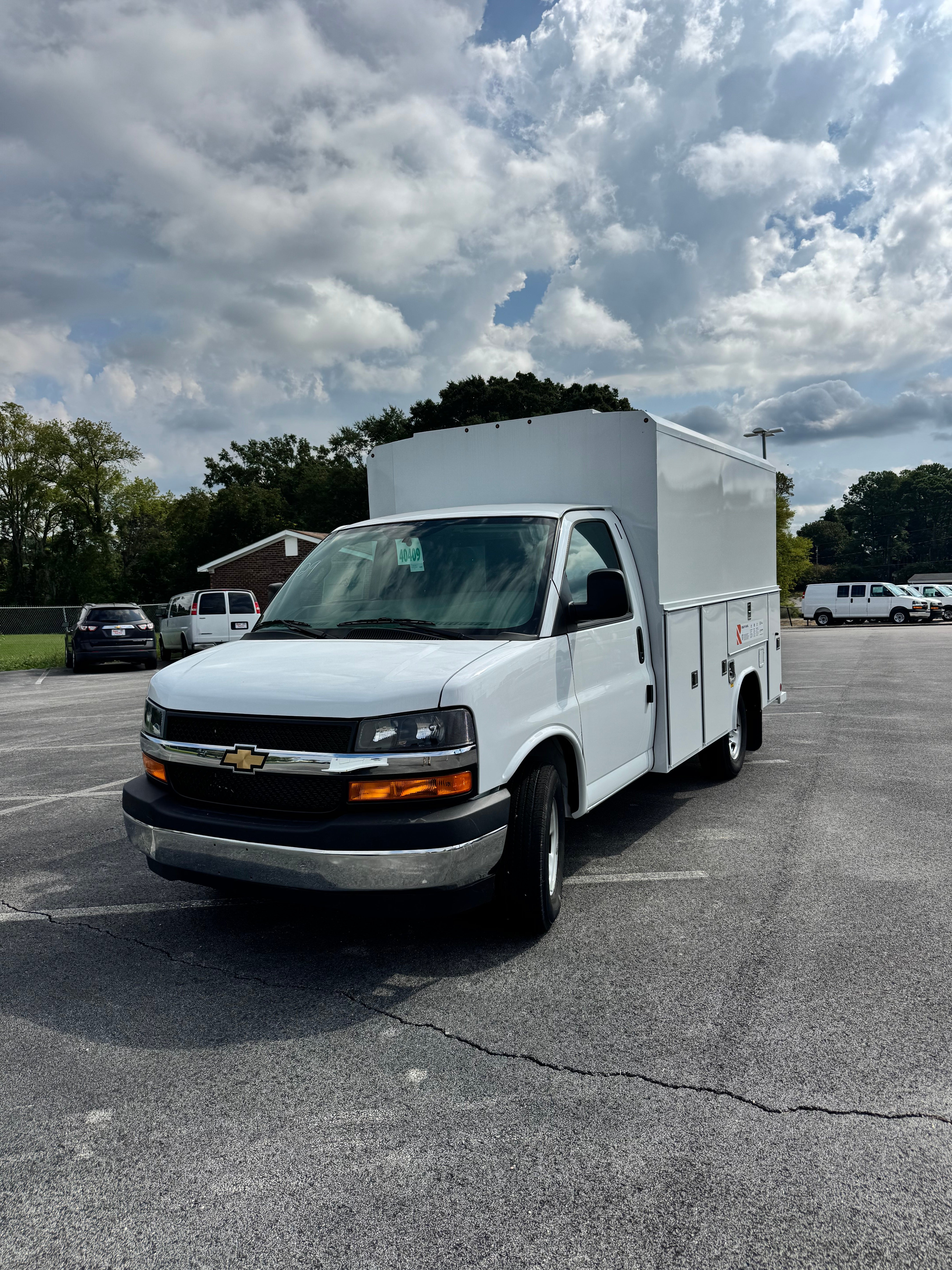 2026 Chevrolet Express Cutaway 3500 1WT