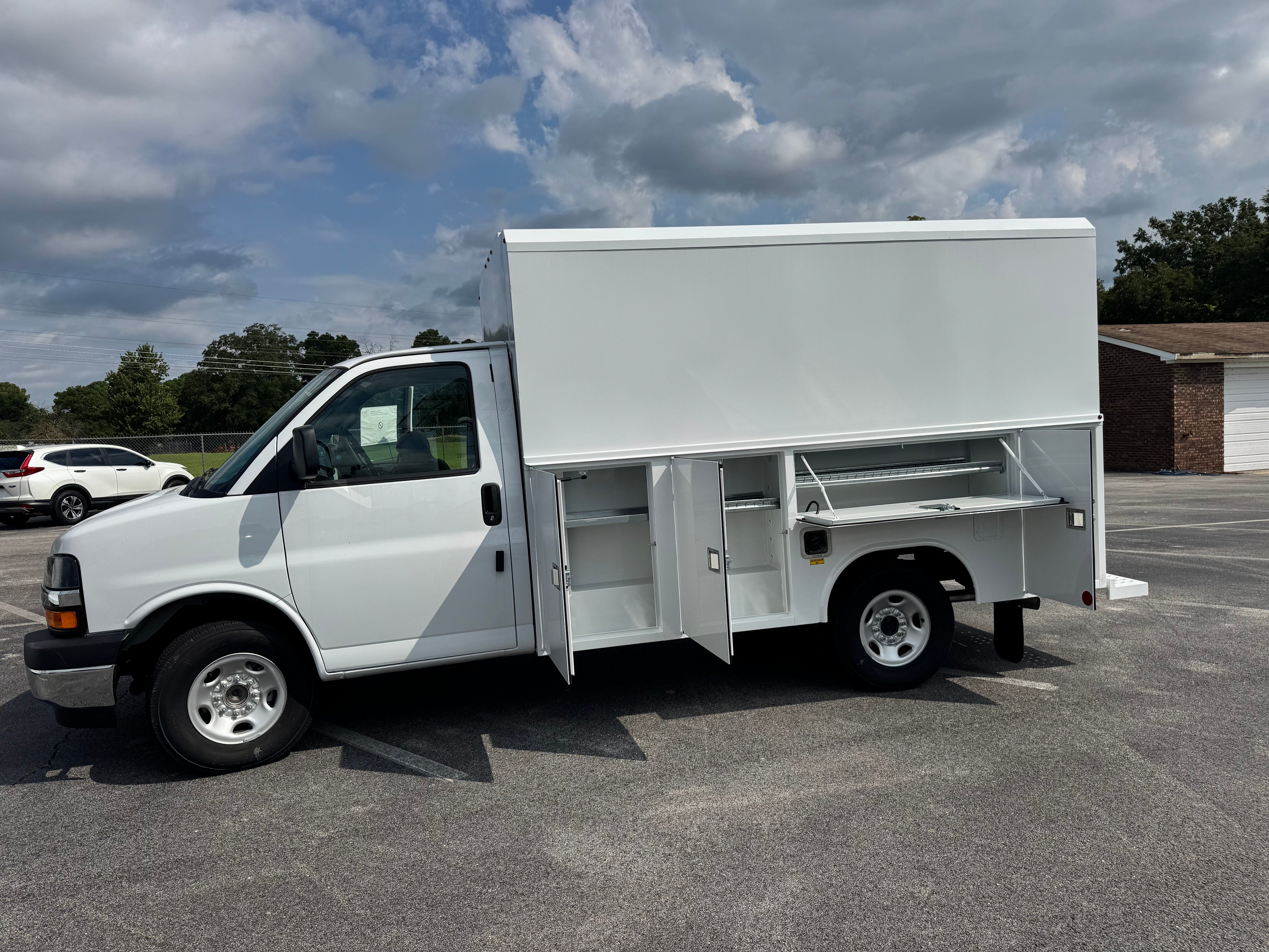 2026 Chevrolet Express Cutaway 3500 1WT