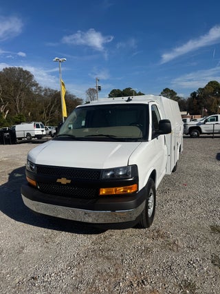 2025 Chevrolet Express Cutaway 3500 1WT