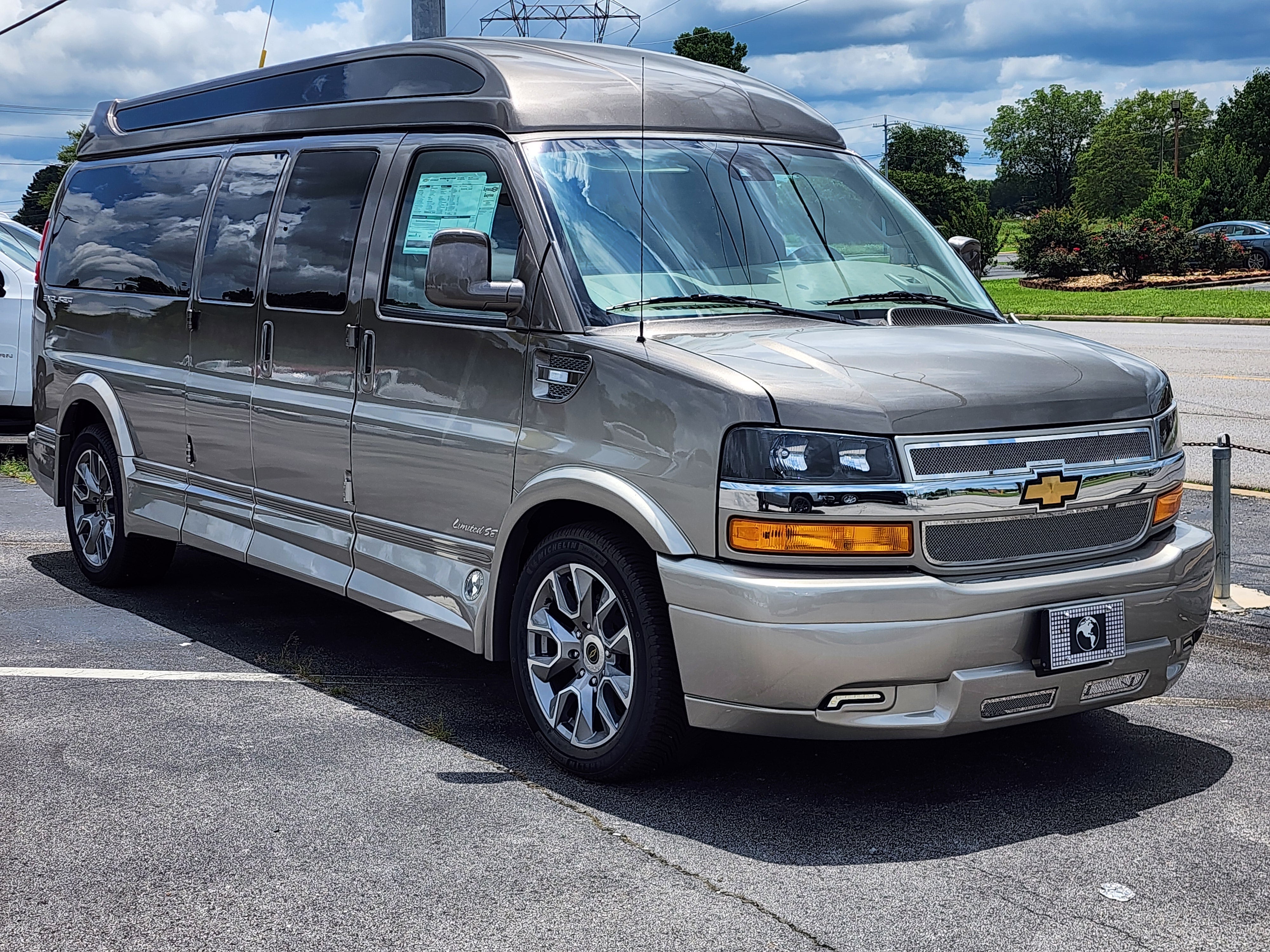 2024 Chevrolet Express Cargo 2500 WT