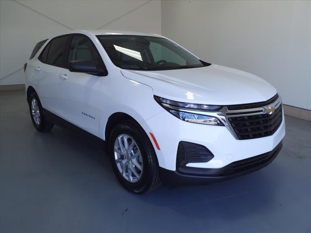 2023 Chevrolet Equinox LS's photo
