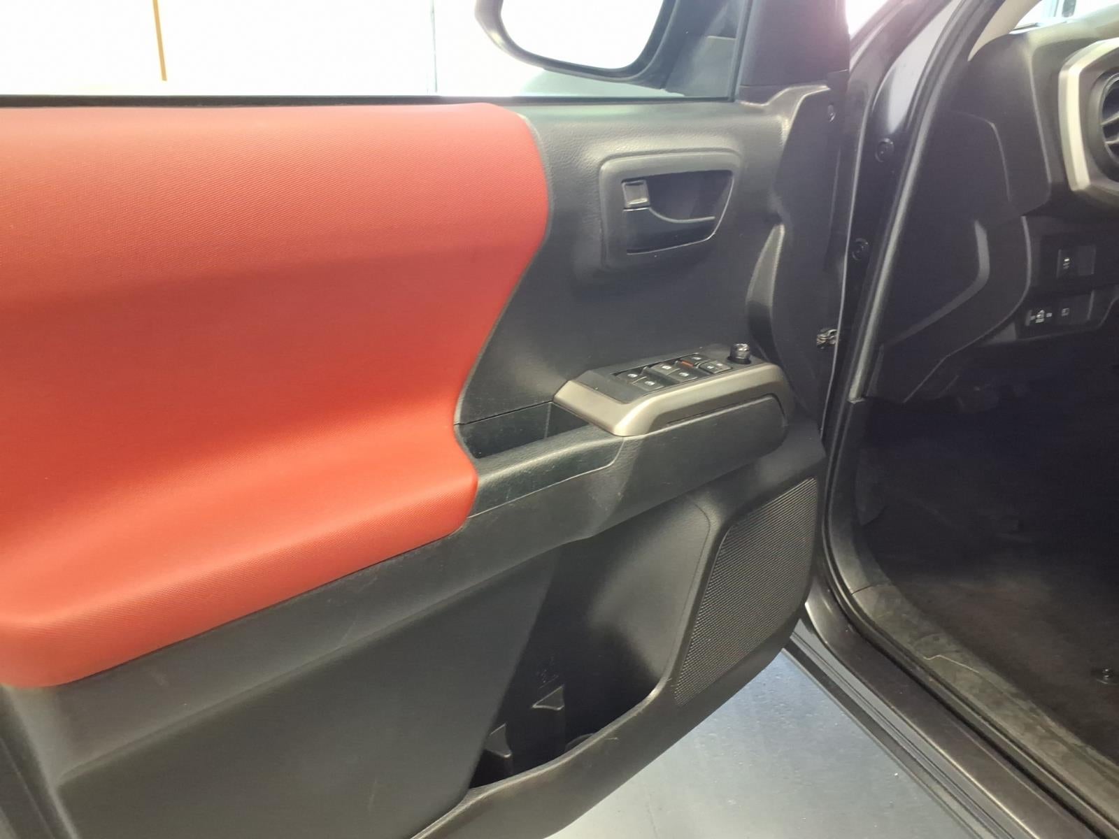 2022 Toyota Tacoma 4WD SR