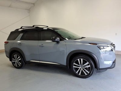 2024 Nissan Pathfinder Platinum FWD