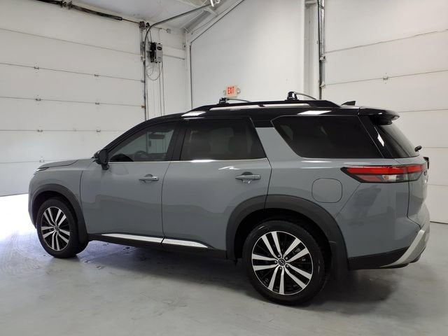 2024 Nissan Pathfinder Platinum FWD