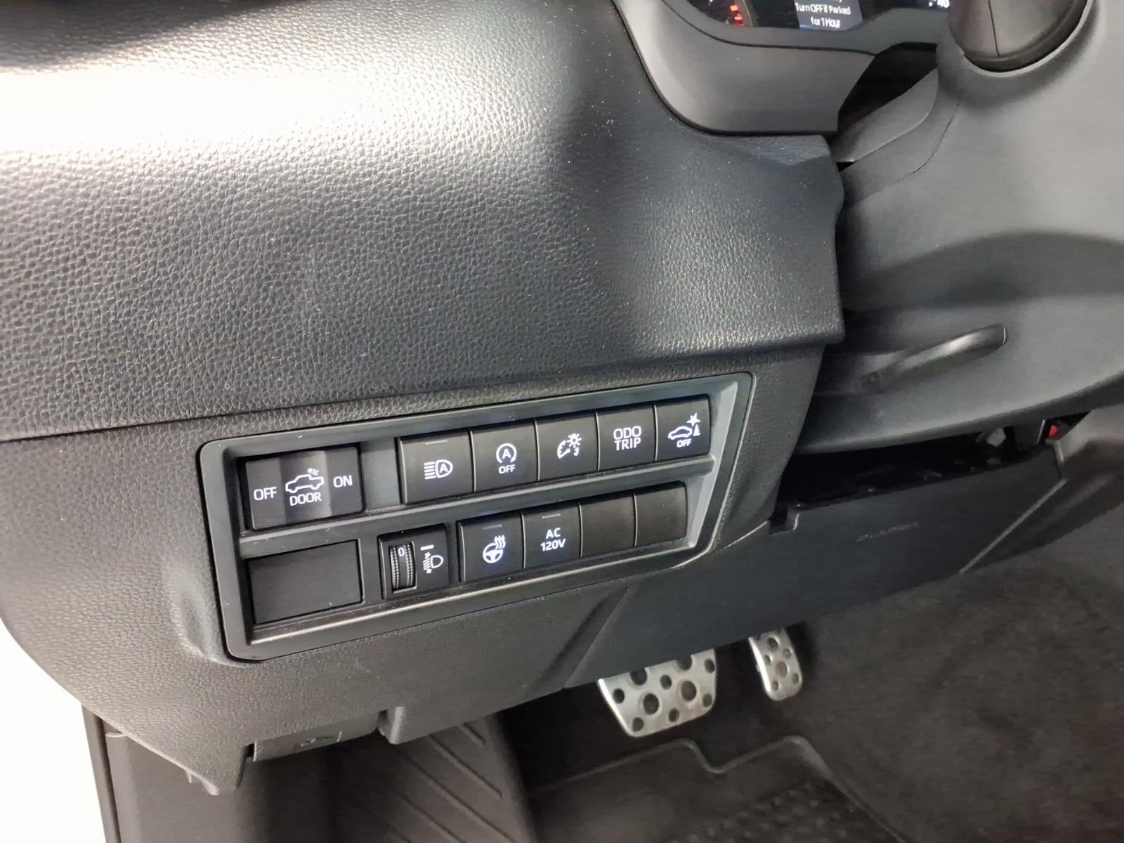 2022 Toyota Tundra 2WD SR5