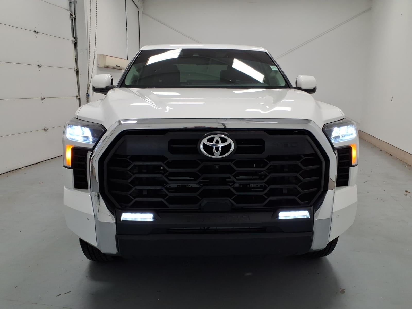 2022 Toyota Tundra 2WD SR5